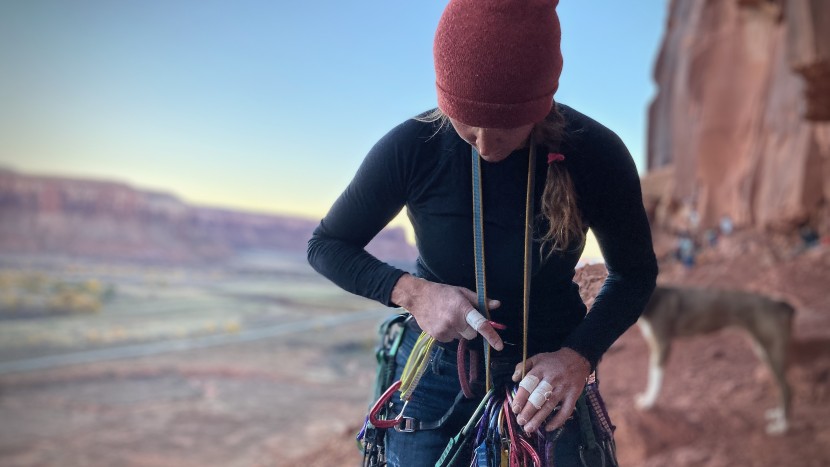 base layer womens - merino wool is warmer and antimicrobial, so it doesn&#039;t hold smell...