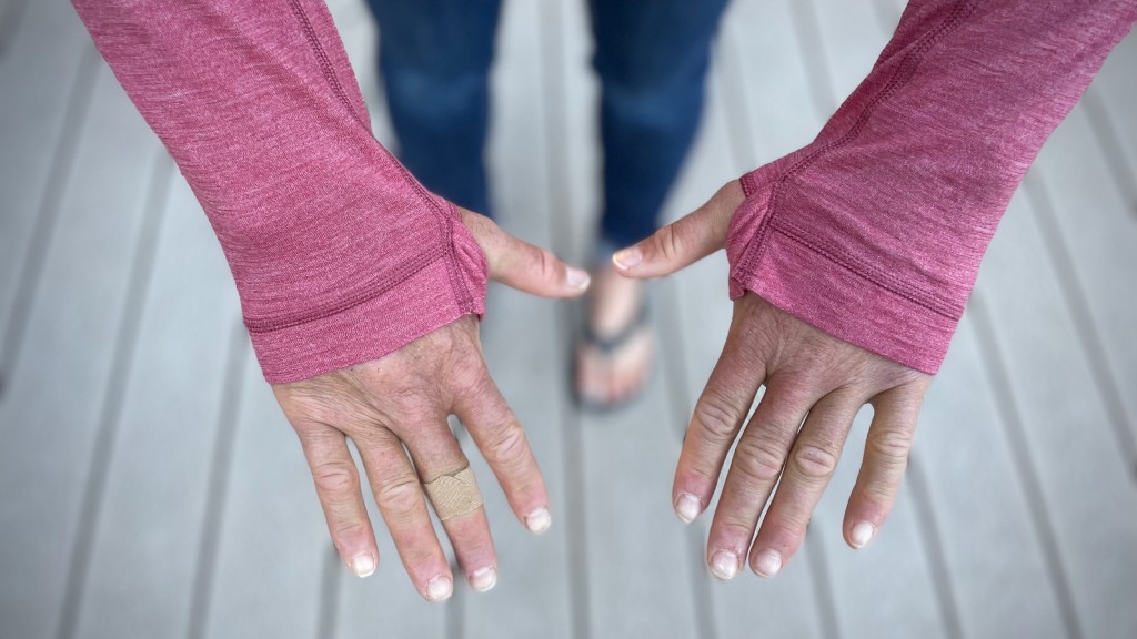 base layer womens - the black diamond solution has a great set of thumb loops. they keep...