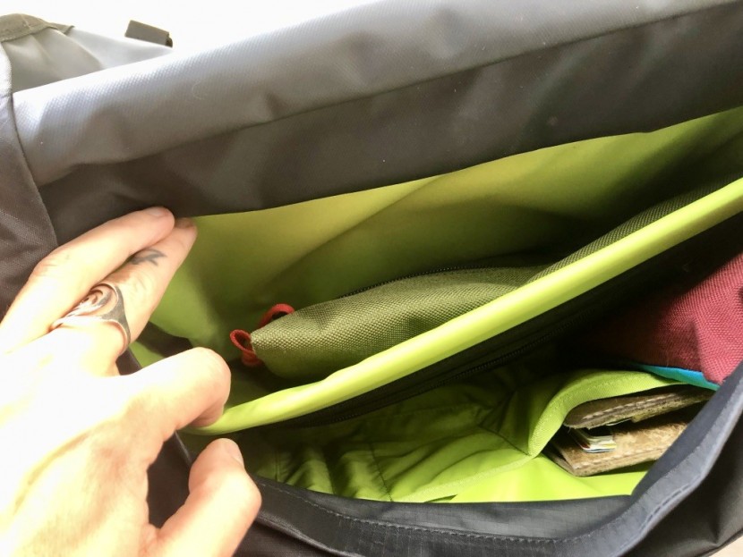 messenger bag - the especial stash&#039;s pockets of various sizes offer more potential...