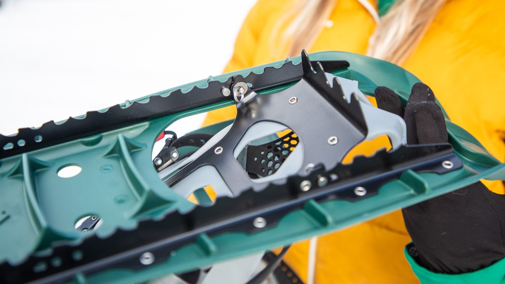 snowshoes womens - though the evo trail is a beginner model, it has excellent traction...