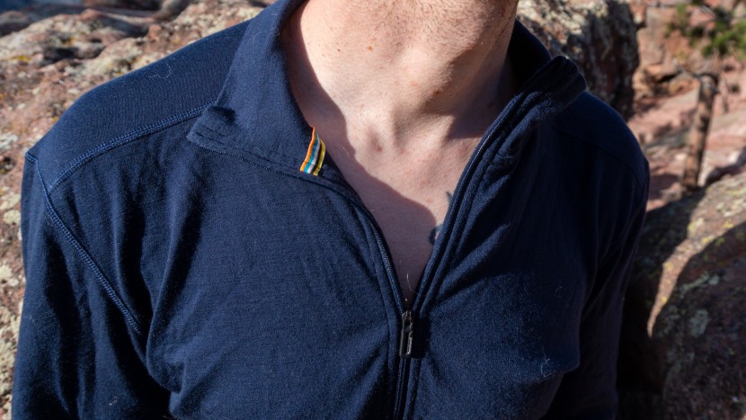 base layer men - the smartwool classic thermal merino 1/4 zip&#039;s high collar rests...