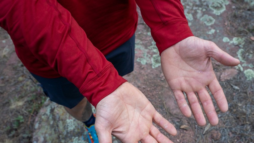 base layer men - a semi-athletic fit of the arc&#039;teryx rho lt crew fits well...