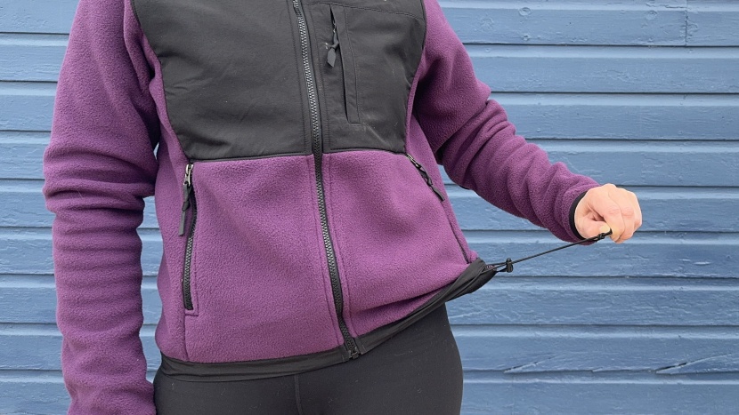 the north face denali for women - we love the adjustable hem which allows you to lock in warmth.