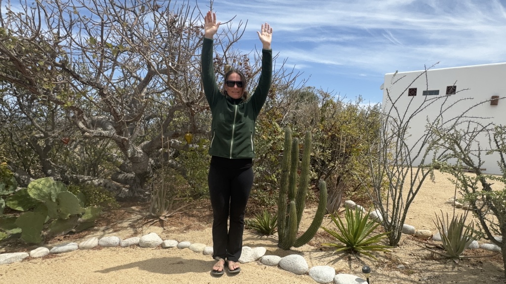 rei co-op trailmade fleece for women - the size small on this size 6 tester (5"5') fits just right.