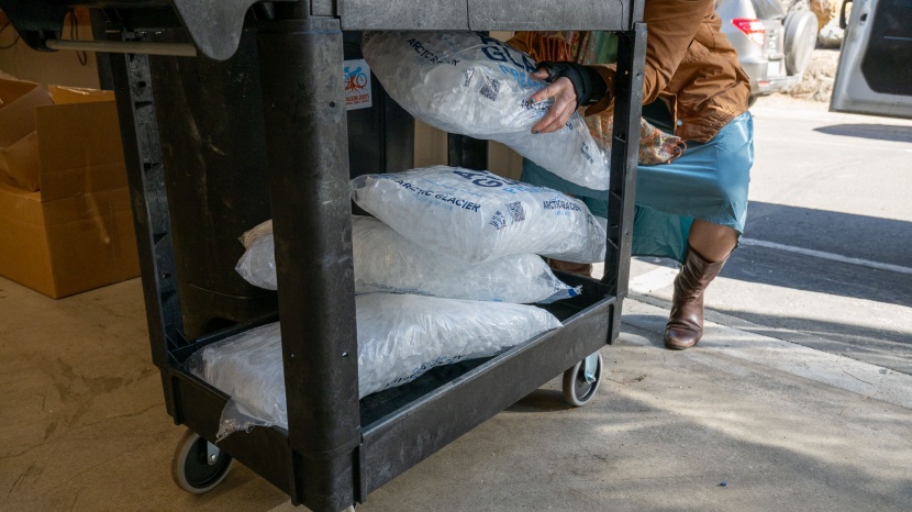 Commercial ice storage and distribution facility