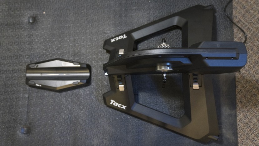 garmin tacx neo 3m - don&#039;t forget to use the tire block. the 3m sits very high, so...