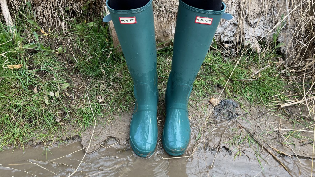 Hunter Tall good Back Adjustable Rain Boot. Size: 9