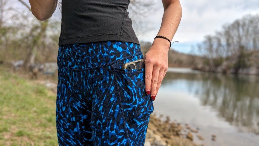 the sweaty betty yoga pants have a flattering silhouette and...