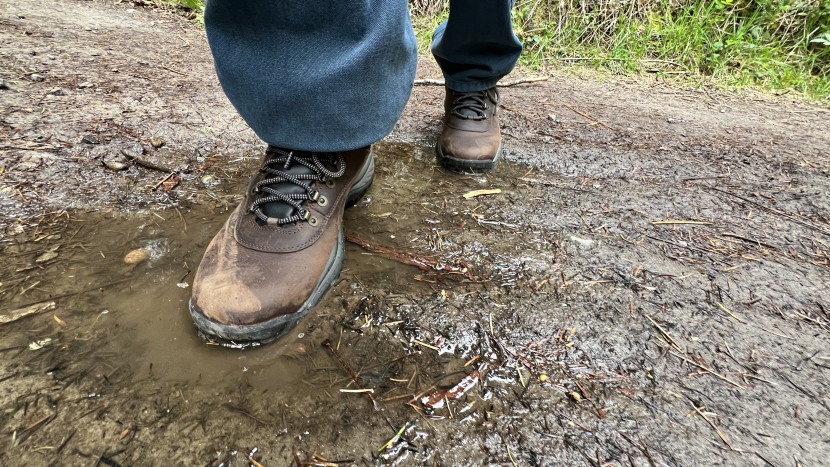 men's white ledge mid waterproof