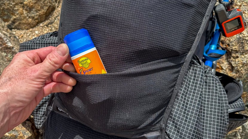 hyperlite mountain gear unbound 40 - the hyperlite mountain gear unbound 40 has a lower center pocket...