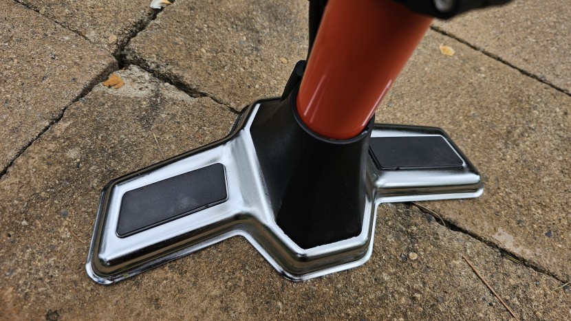 schwinn air center plus - the uniquely shaped base of the schwinn air center plus.