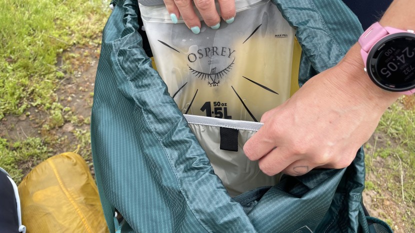 osprey eja 58 - the hydration sleeve can accommodate a much bigger bladder than the...