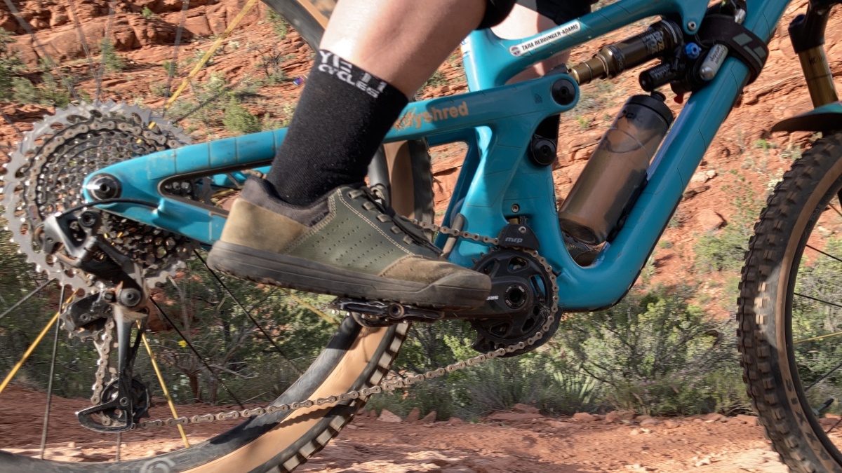 Specialized 2FO Roost Flat - Unisex Review (If you're in the market for a great shoe that won't break the bank, the 2F0 Roost checks all the boxes.)