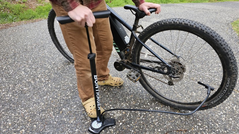 bontrager charger - the bontrager charger performed well in the inflation tests...