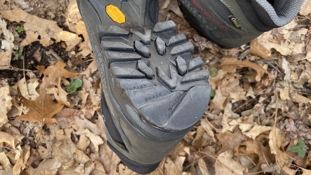 hiking boots men - the nucleo offers surefootedness on all types of terrain thanks to...