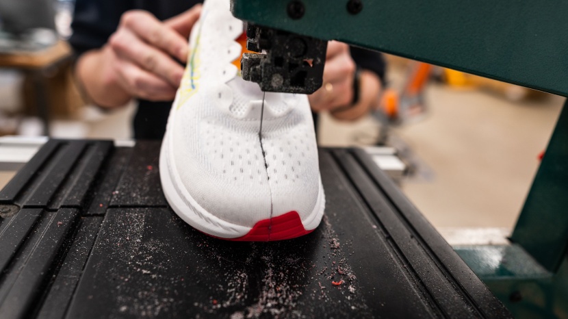 running shoes men - the mach 6 has a narrower toe box, impacting some runners&#039; upper...