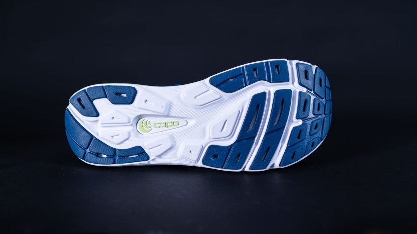 topo magnifly 5 - low and wide, the magnifly provides a well-grounded ride with...