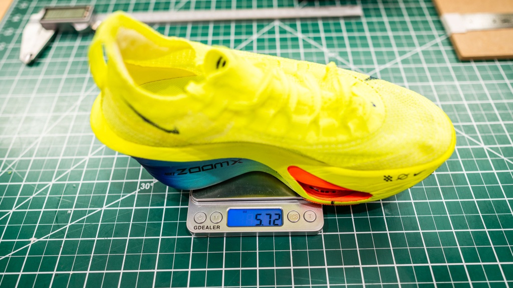 nike alphafly 3 for women - we think anything under 6 ounces per shoe feels weightless as you run.