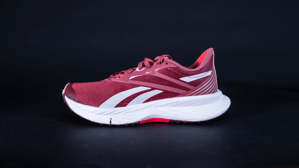 running shoes womens - the thickness of the heel collar and lateral edging make the reebok...