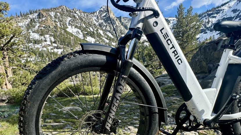 lectric xpeak - the bike&#039;s 672wh battery nestles into the downtube.