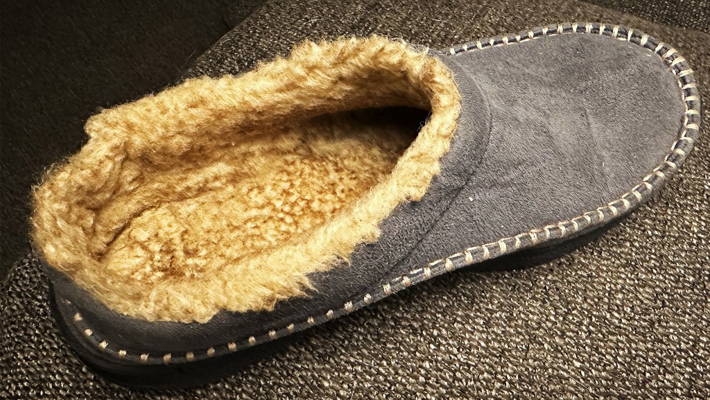 slippers - slippers made of synthetic materials can be vegan friendly...