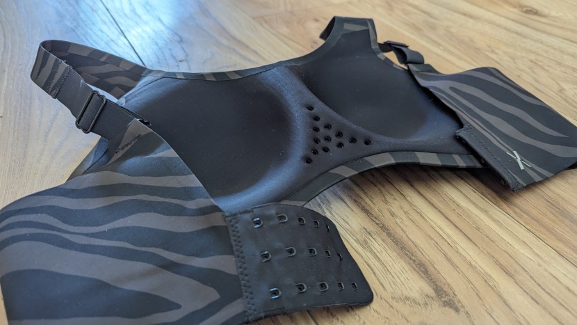 sports bra - laying bras with sculpted cups like the knix catalyst flat to dry...