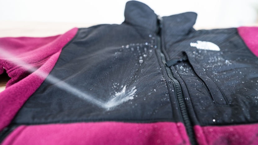 fleece jacket - the north face denali&#039;s chest panel can repel some water.