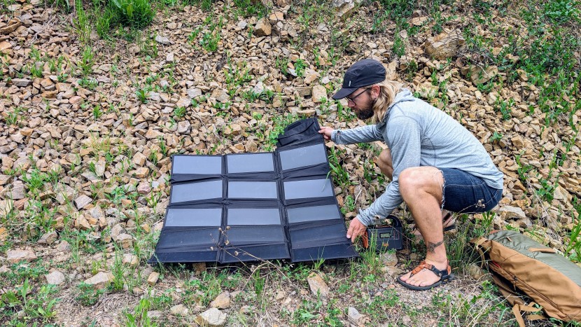 allpowers spo12 100w panel - the allpowers performs well under direct sunlight.