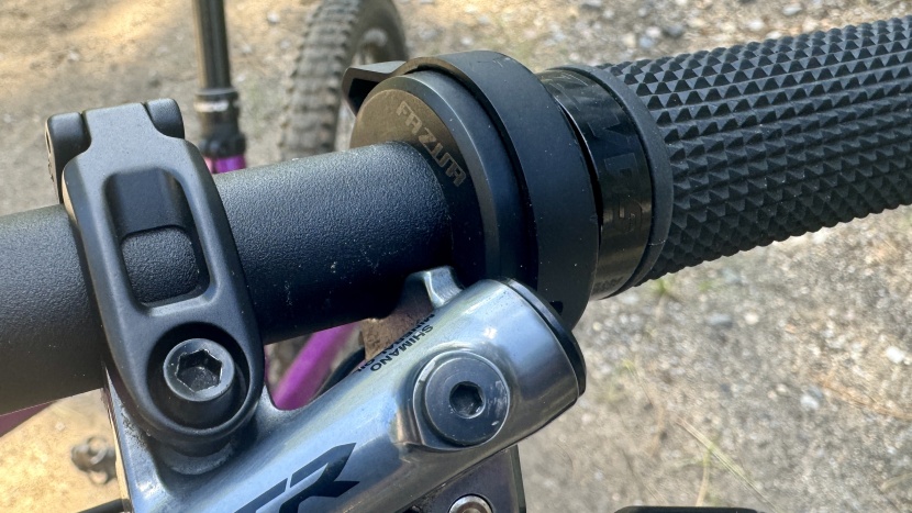 santa cruz heckler sl r - the fazua ring control isn&#039;t optimized for shimano brake levers, but...