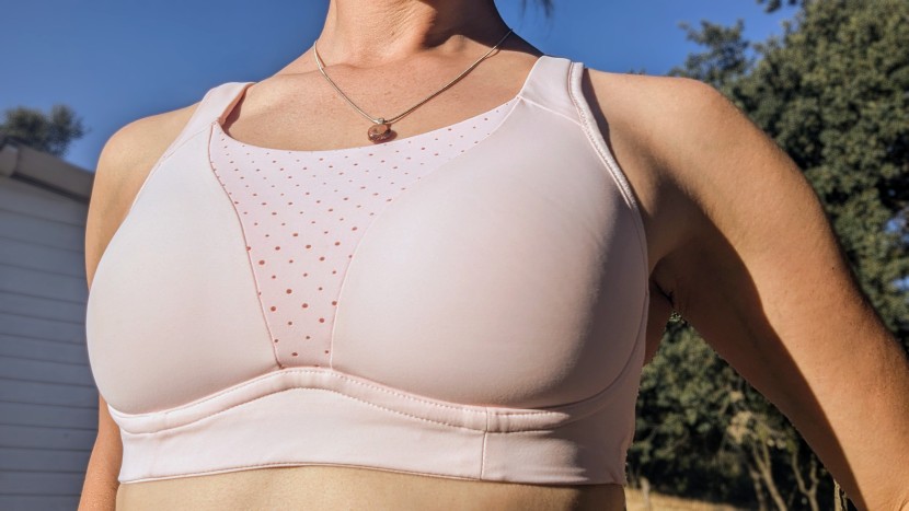 sports bra - the run times has no underwire but sculpted cups provide excellent...
