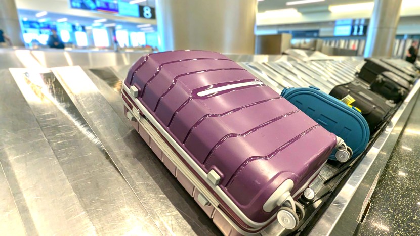 samsonite freeform large spinner - our samsonite was easy to spot. i love the freeform&#039;s new look and...