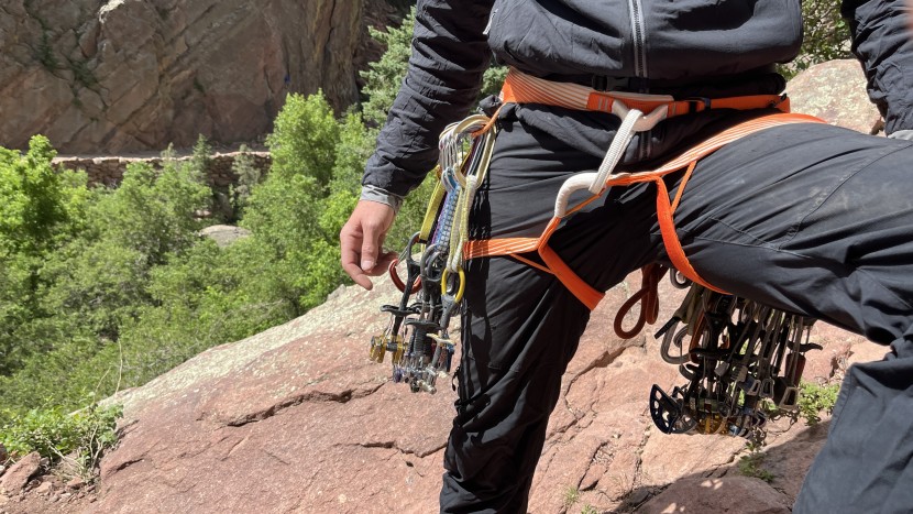 petzl sitta - a low-profile design and stretchy leg loops give the sitta lots of...