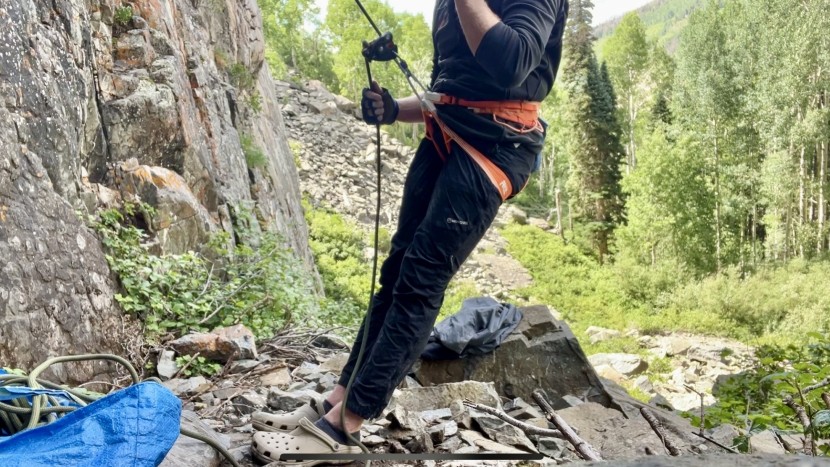 petzl sitta - the petzl sitta is fairly comfortable for hanging, lowering, and...