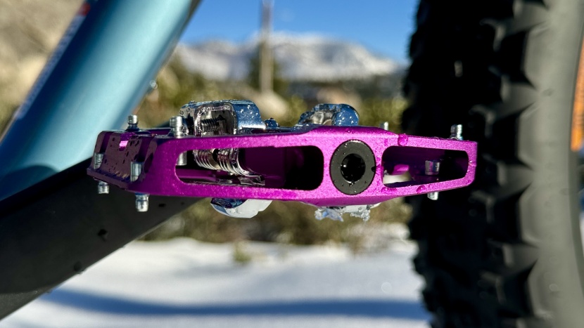 mountain bike pedals - chromag pilot pedals offer a bit more surface with a bit more weight.