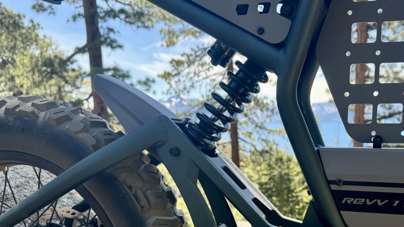 ride1up revv 1 drt - the dnm coil shock provides 76mm of travel and features adjustable...