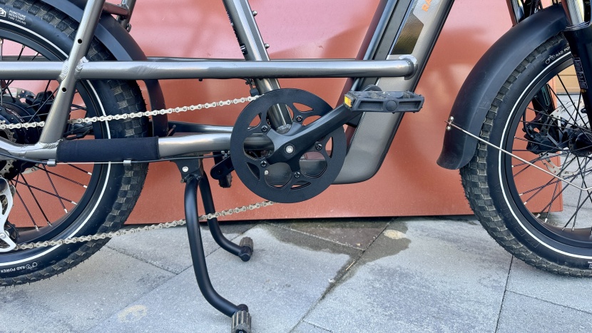 rad power radrunner 3 plus - the center mount kickstand is easy (and quiet) to deploy.