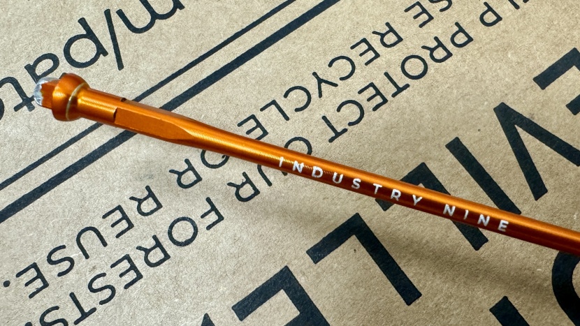 industry nine solix m tr300/290 - industry nine&#039;s direct pull spokes have a square end for building...