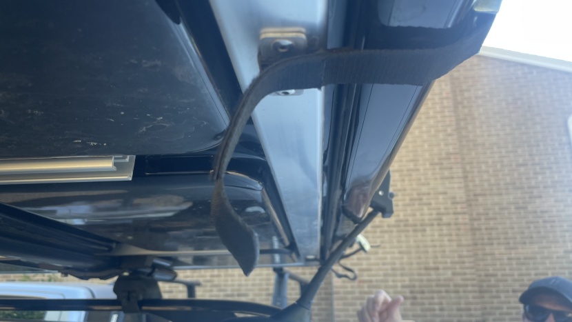 rooftop tent - we found that the long strips on velcro on the thule basin&#039;s cover...