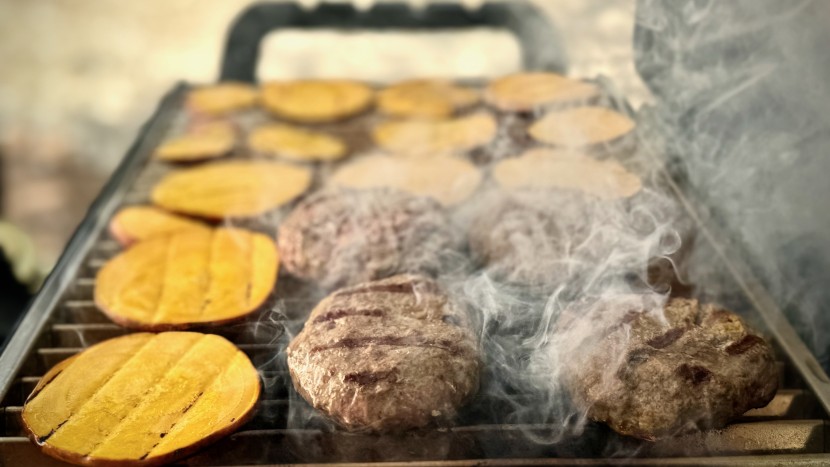 char-broil grill2go x200 - the infrared grills like the char-broil grill2go x200 use steam to...