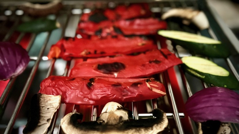 cuisinart cgg-306 chef&#039;s style portable - finally a grill that doesn&#039;t overcook our veggies; our testing team...