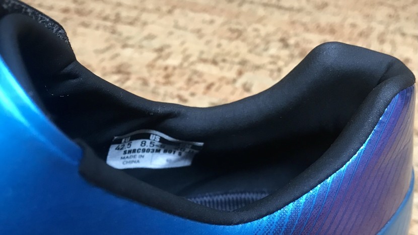 the rc903 forgoes the rubber patch from the rc902 and replaces it...