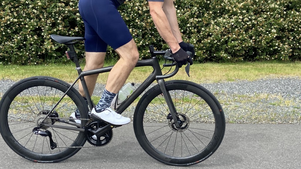 giro cadet - the giro cadet strikes a perfect balance of performance, comfort...