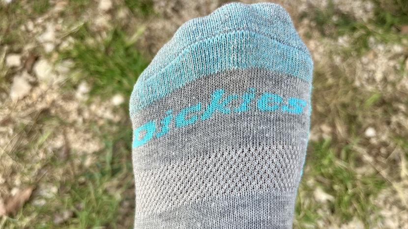 socks women - the dickies dri-tech crew sock has breathable mesh ventilation on...