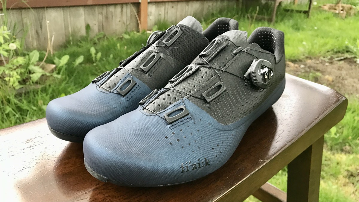 Fizik Tempo Overcurve R4 Review (The Fizik Tempo Overcurve R4 uses a sleek design to achieve solid performance.)