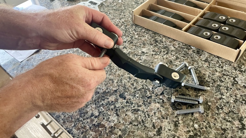 the mounting a hardware takes a couple of minutes to assemble, but...