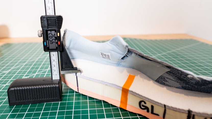 asics superblast 2 - the thick 46 mm of foam underfoot makes for a well-insulated ride.