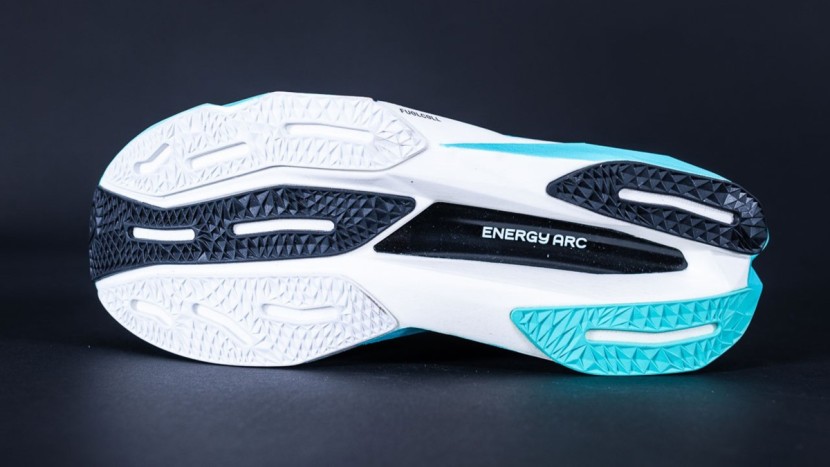 ★New Balance★ オフホワイト FuelCell SuperComp スニーカー Running shoes New Balance FuelCell SuperComp Trainer v3