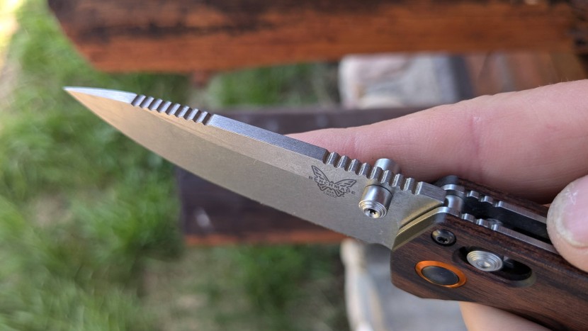 benchmade 15032 north fork - the prominent ridges (jimping) along the spine are a nice included...