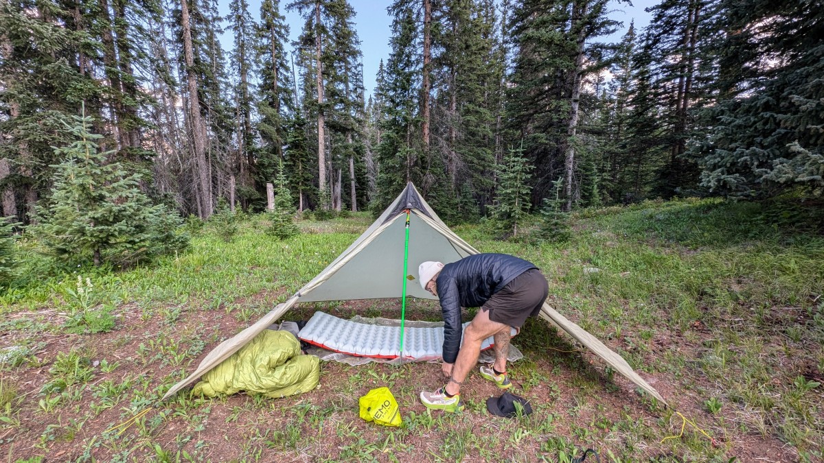 Nemo Tensor All-Season Ultralight Insulated Review (Sleeping on pine boughs or soft leaf litter will keep you warmer than sleeping directly on rock when temperatures drop.)