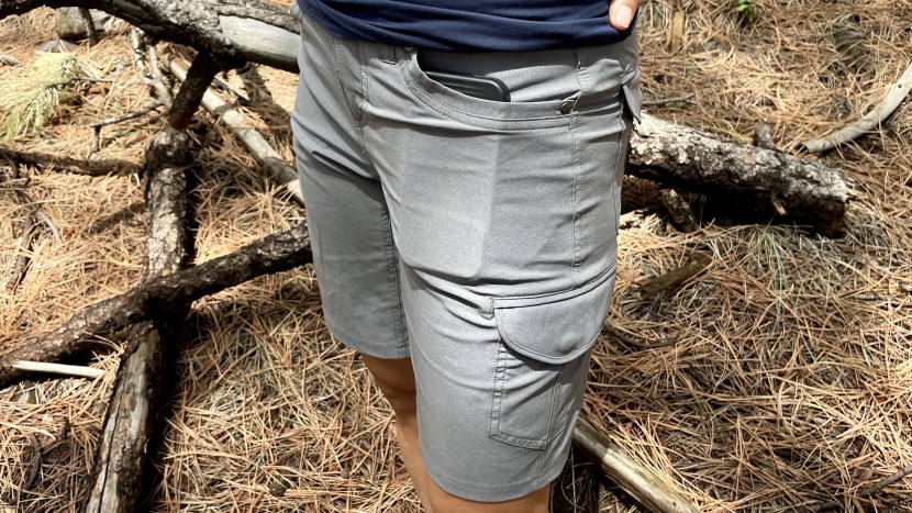 there is some stretch but not a ton and thus the pockets are a...